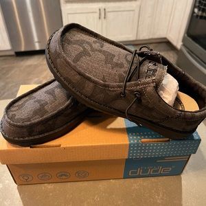 Buckle Exclusive Hey Dudes